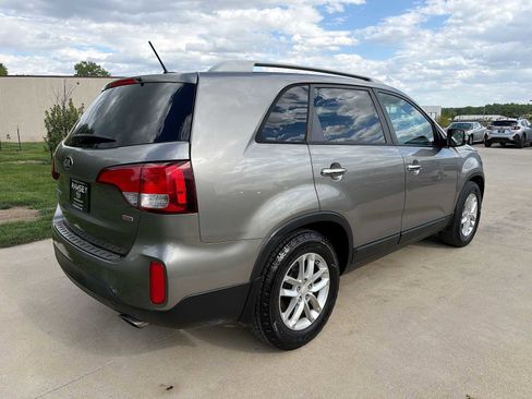Used 2015 Kia Sorento LX FWD image 6