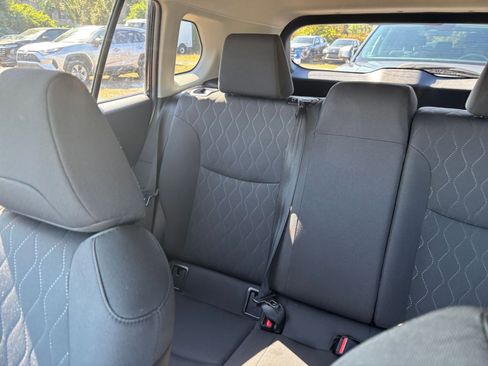Used 2025 Toyota Corolla Cross LE image 39