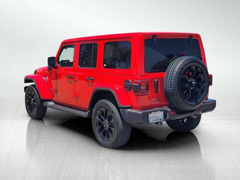 Used 2025 Jeep Wrangler Unlimited Sahara AWD/4WD image 6