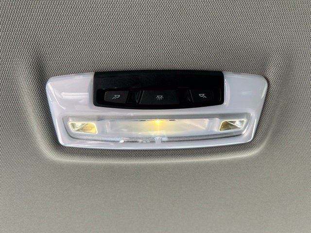 Used 2018 BMW 320i xDrive Sedan AWD/4WD image 36