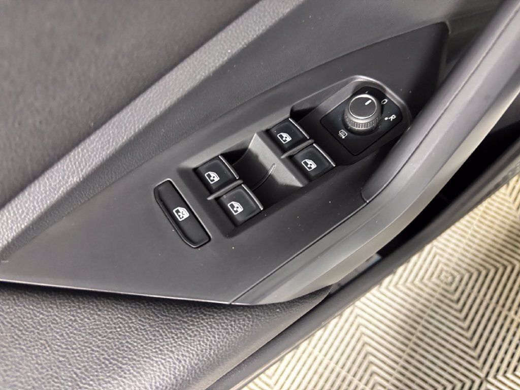 Used 2021 Volkswagen Jetta S w/ Driver Assistance Package FWD image 11