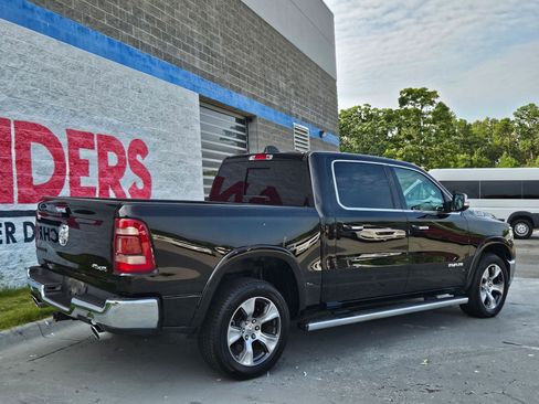 Used 2022 RAM 1500 Laramie AWD/4WD image 7