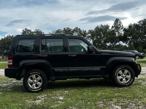 Used 2012 Jeep Liberty Sport AWD/4WD image 6