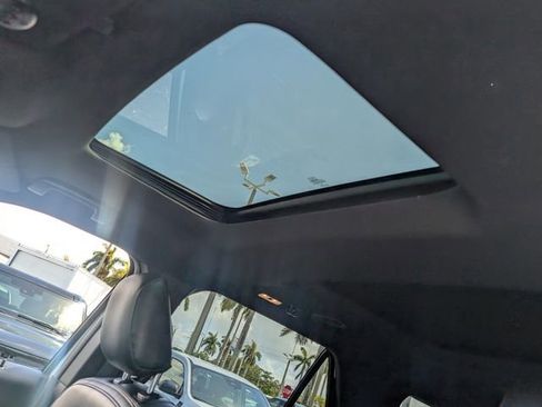 Used 2019 Ford Explorer Limited FWD image 21