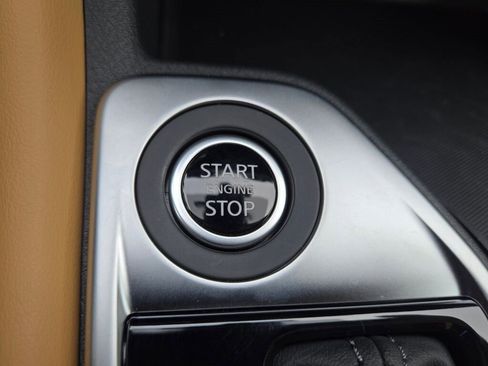 Used 2025 Nissan Sentra SV w/ SV Premium Package image 28