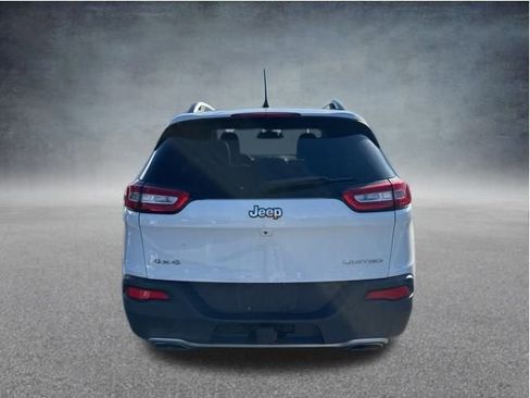 Used 2017 Jeep Cherokee Limited image 9