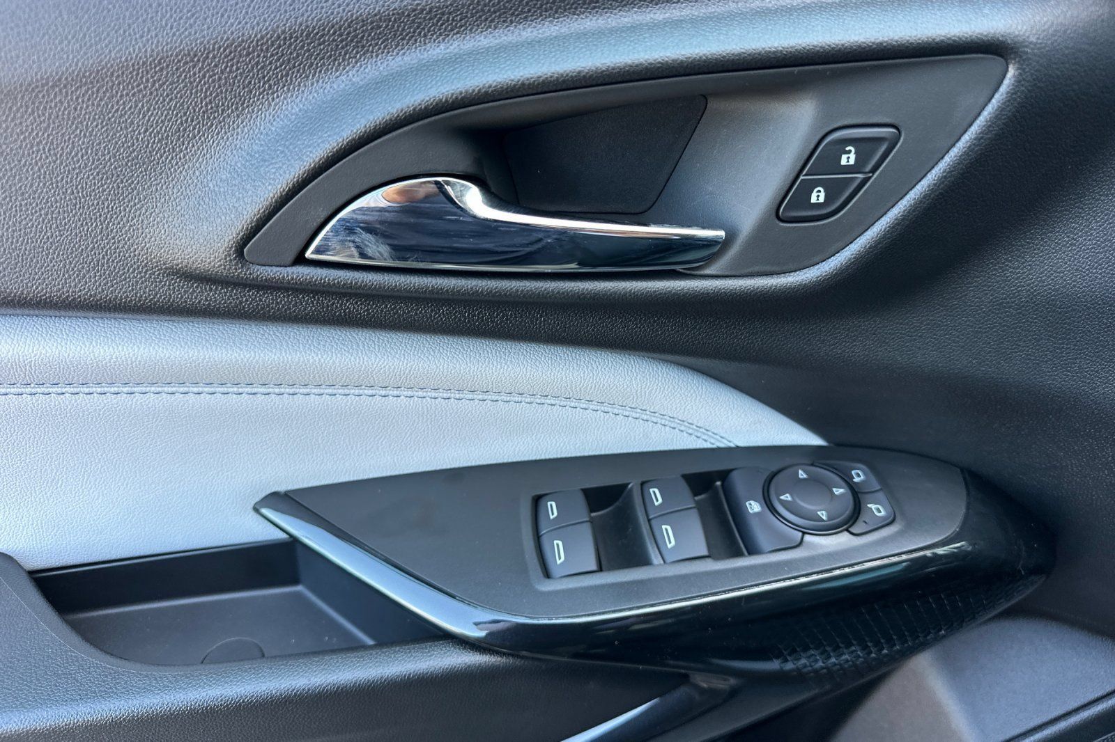 New 2026 Chevrolet Trax LT FWD image 11