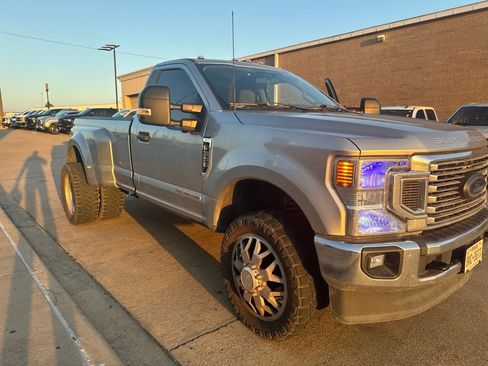 Used 2022 Ford F350 XLT w/ XLT Value Package AWD/4WD image 3