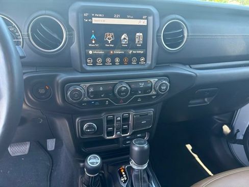 Used 2023 Jeep Wrangler Unlimited Sahara w/ Cold Weather Group AWD/4WD image 11