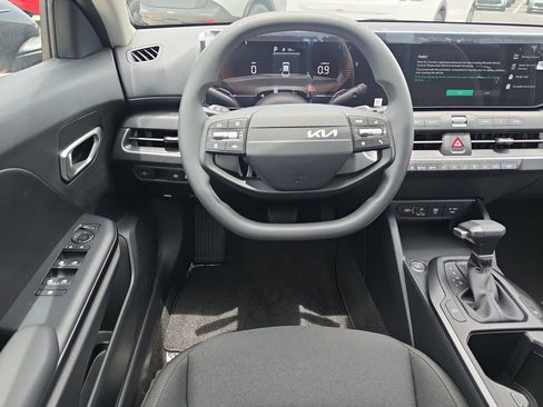New 2026 Kia K4 FWD image 13