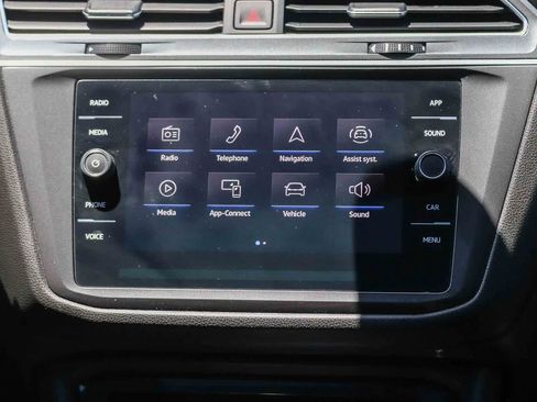 Used 2022 Volkswagen Tiguan SE R-Line FWD image 14