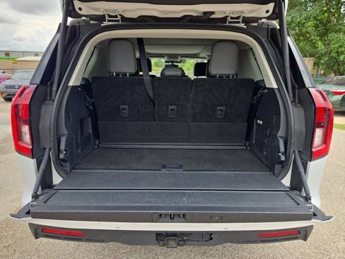 Used 2025 Ford Expedition Active AWD/4WD image 7