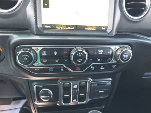 Used 2022 Jeep Wrangler Unlimited Sahara w/ Cold Weather Group AWD/4WD image 26