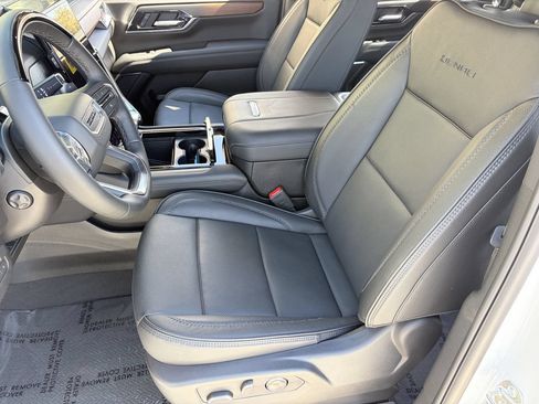 Used 2026 GMC Yukon XL Denali w/ Denali Reserve Package AWD/4WD image 19