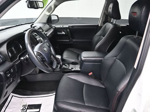 Used 2018 Toyota 4Runner TRD Off-Road Premium image 15