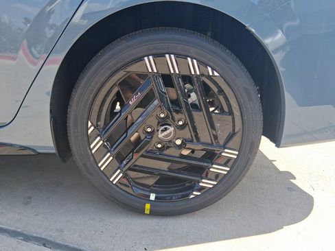 New 2026 Nissan Sentra SR w/ Floor Mat Package FWD image 29