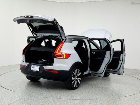 Certified 2022 Volvo XC40 P8 Recharge Plus image 11