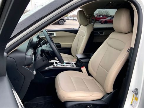 Used 2020 Ford Explorer Limited image 7