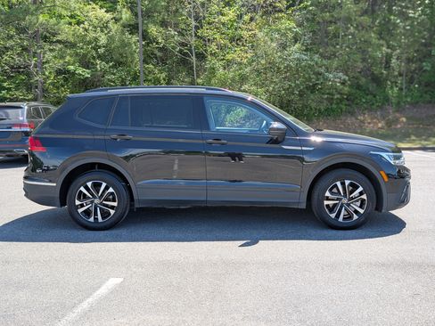 Used 2023 Volkswagen Tiguan S image 10