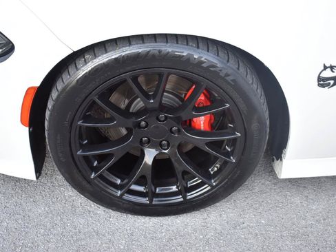 Used 2015 Dodge Charger R/T Scat Pack w/ Beats Audio Group RWD image 28