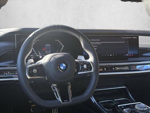 Used 2025 BMW 740i w/ Premium Package image 13