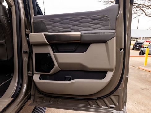 Used 2026 Ford F250 Platinum w/ Platinum Plus Package image 37