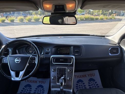 Used 2014 Volvo S60 T5 FWD image 17