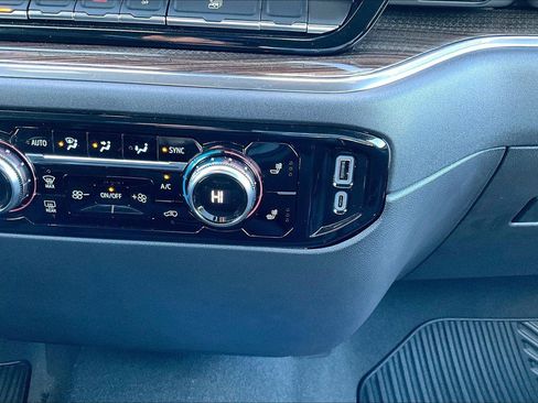 Used 2024 GMC Sierra 1500 Elevation image 33