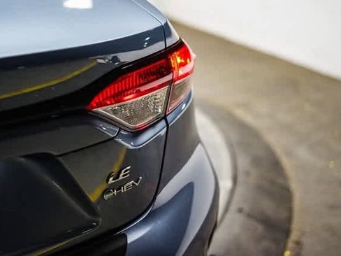 Certified 2025 Toyota Corolla LE image 10