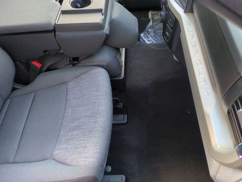 Used 2025 Ford F350 XLT w/ FX4 Off-Road Package image 22