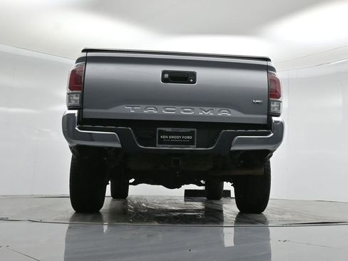 Used 2020 Toyota Tacoma TRD Off-Road image 44