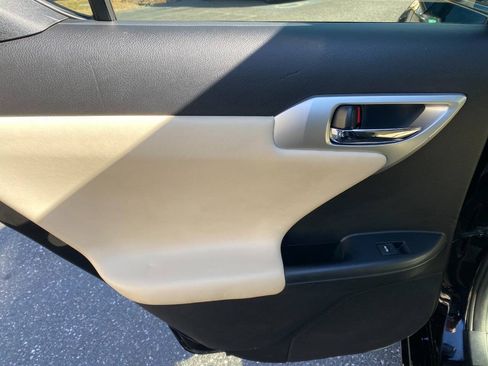 Used 2013 Lexus CT 200h w/ Premium Pkg w/Navigation FWD image 23