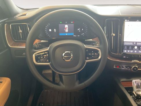 Used 2023 Volvo XC60 B5 Ultimate w/ Climate Package AWD/4WD image 11