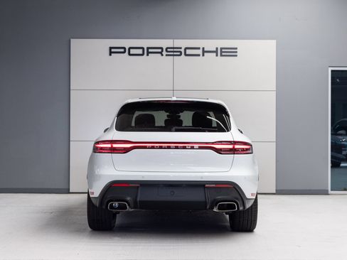 Certified 2026 Porsche Macan AWD/4WD image 6