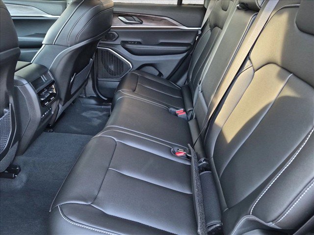 New 2026 Jeep Grand Cherokee Limited w/ Limited Altitude Package AWD/4WD image 15