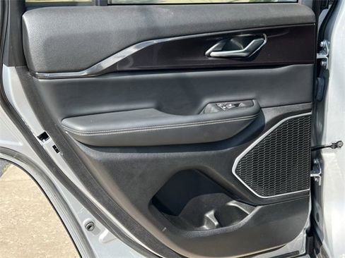 Used 2022 Jeep Grand Cherokee Altitude image 32