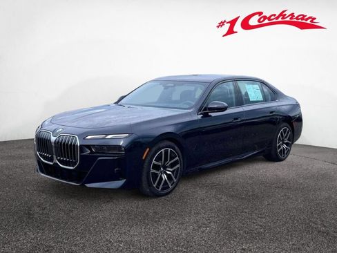 Used 2025 BMW 740i xDrive w/ Premium Package AWD/4WD image 11