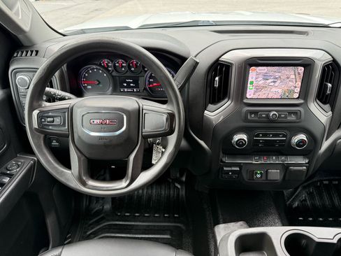 Used 2020 GMC Sierra 2500 4x4 Crew Cab w/ Gooseneck/5TH Wheel Package image 2