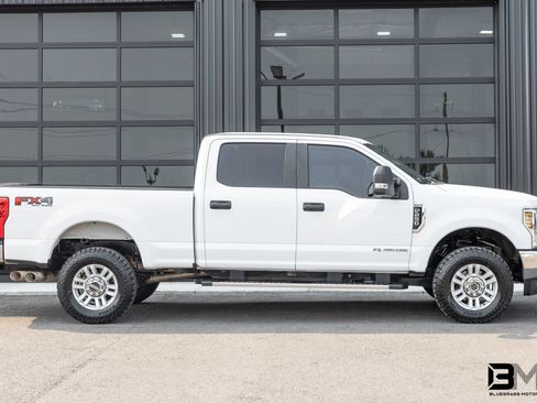 Used 2018 Ford F250 XL w/ STX Appearance Package AWD/4WD image 9