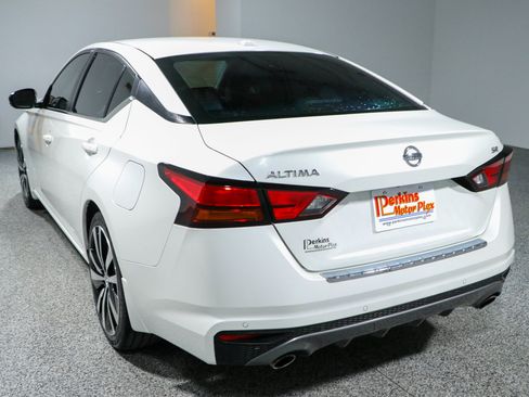 Used 2021 Nissan Altima 2.5 SR w/ SR Premium Package FWD image 9