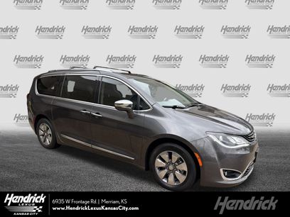 Used 2018 Chrysler Pacifica Limited w/ Advanced Safetytec Group