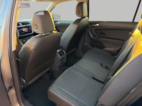 Used 2019 Volkswagen Tiguan SE image 22