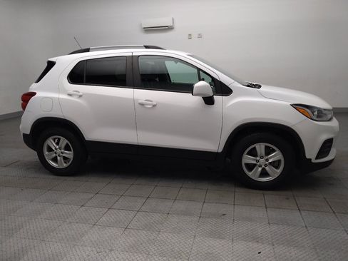Used 2021 Chevrolet Trax LT FWD image 11