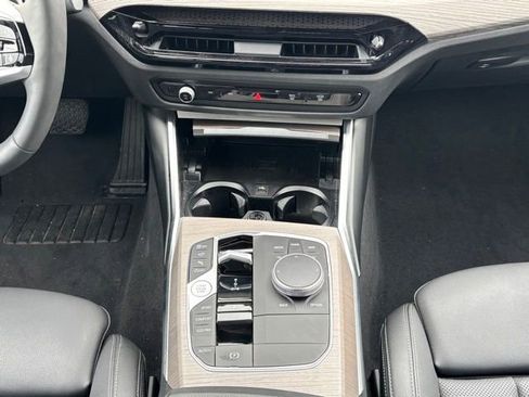 Certified 2025 BMW 330i xDrive Sedan w/ Premium Package AWD/4WD image 26