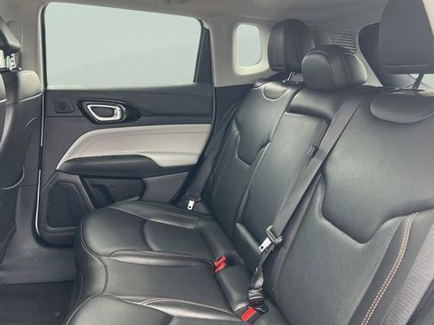 Used 2022 Jeep Compass Limited w/ Sun and Sound Group image 17