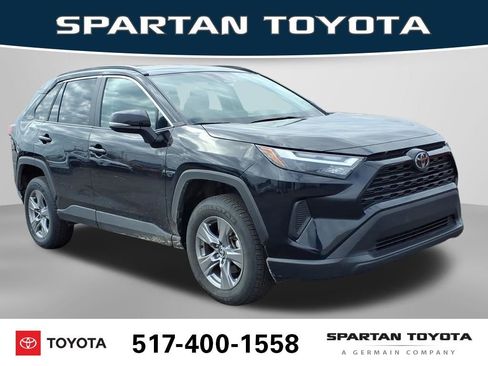 Used 2025 Toyota RAV4 XLE image 5