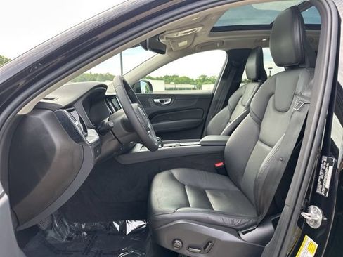 Certified 2024 Volvo XC60 B5 Core w/ Protection Package Premier AWD/4WD image 18