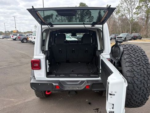Used 2025 Jeep Wrangler Rubicon image 10
