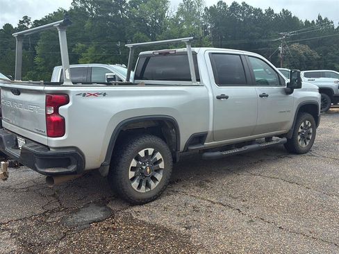 Used 2023 Chevrolet Silverado 2500 Custom w/ Custom Value Package AWD/4WD image 2