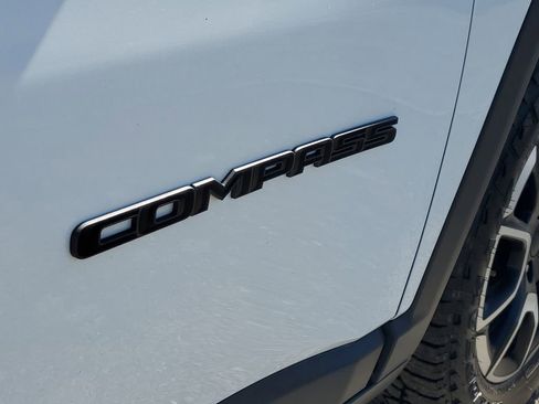 Used 2024 Jeep Compass Trailhawk w/ Trailhawk Elite Group AWD/4WD image 6